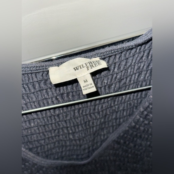 aritzia cropped top - Picture 3 of 4